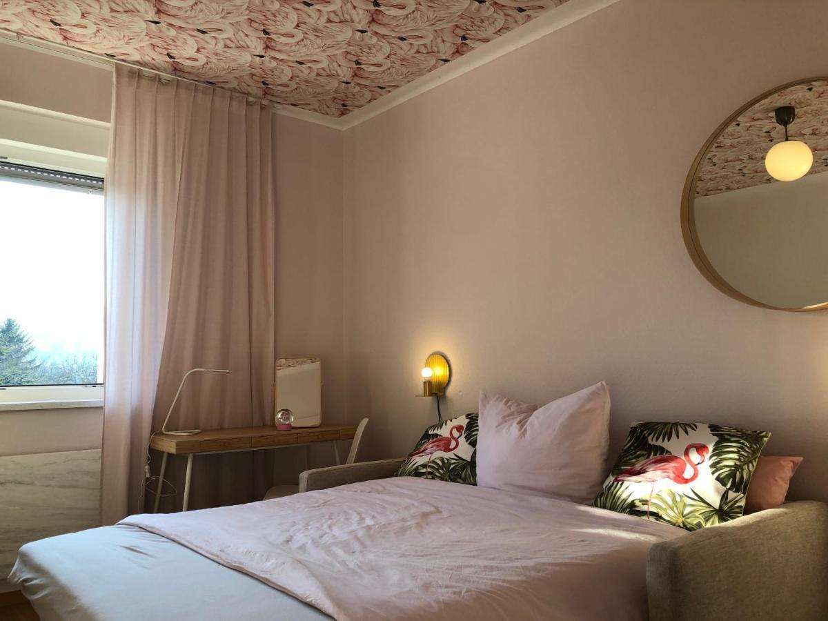 Altstadt Naehe 7 Min Fussweg Ueber Alte Maibruecke Zu Pension Mit Balkon & Garten, Ideal For Long Stay, Relocation Ochsenfurt Exteriör bild