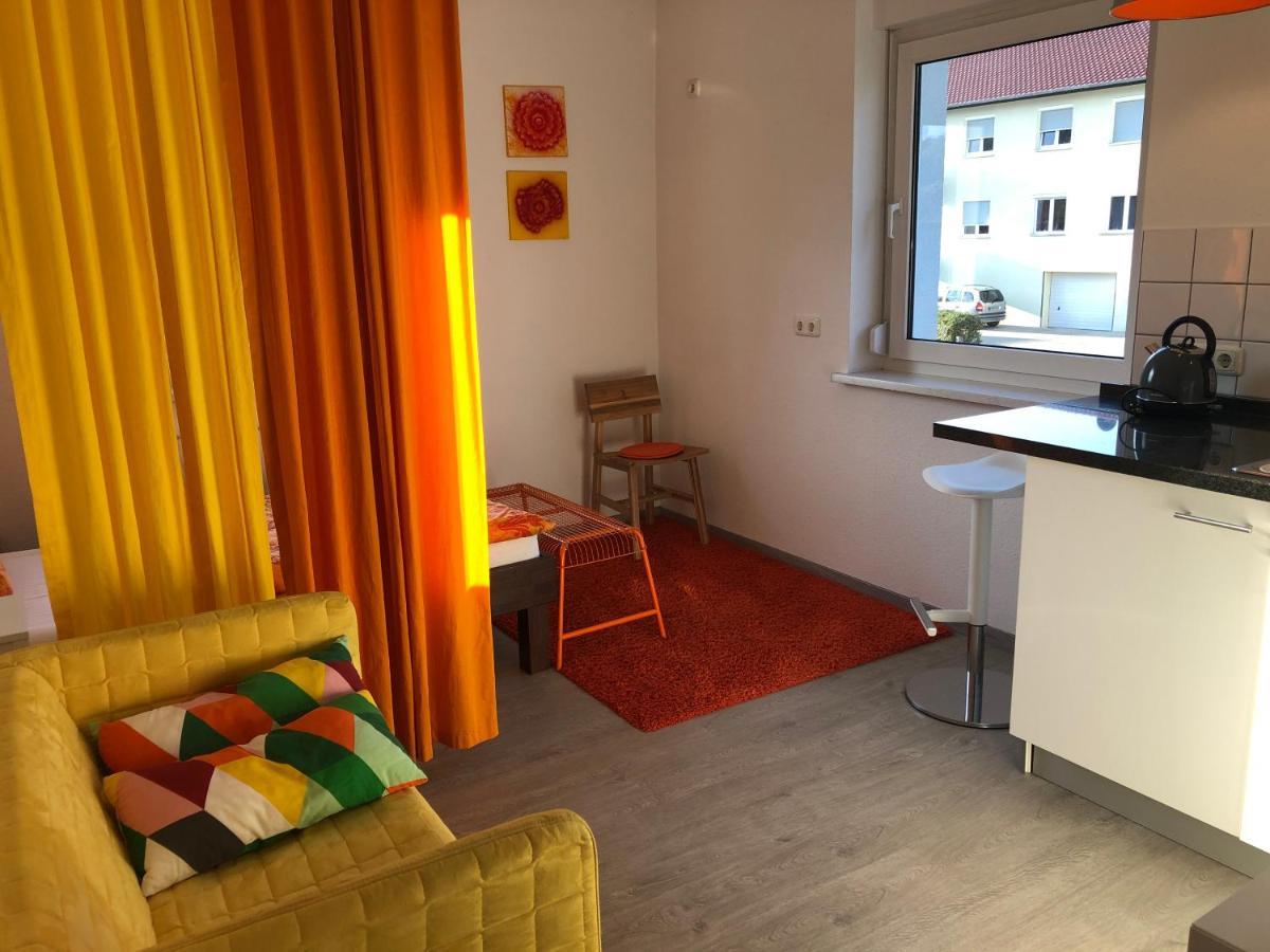 Altstadt Naehe 7 Min Fussweg Ueber Alte Maibruecke Zu Pension Mit Balkon & Garten, Ideal For Long Stay, Relocation Ochsenfurt Exteriör bild