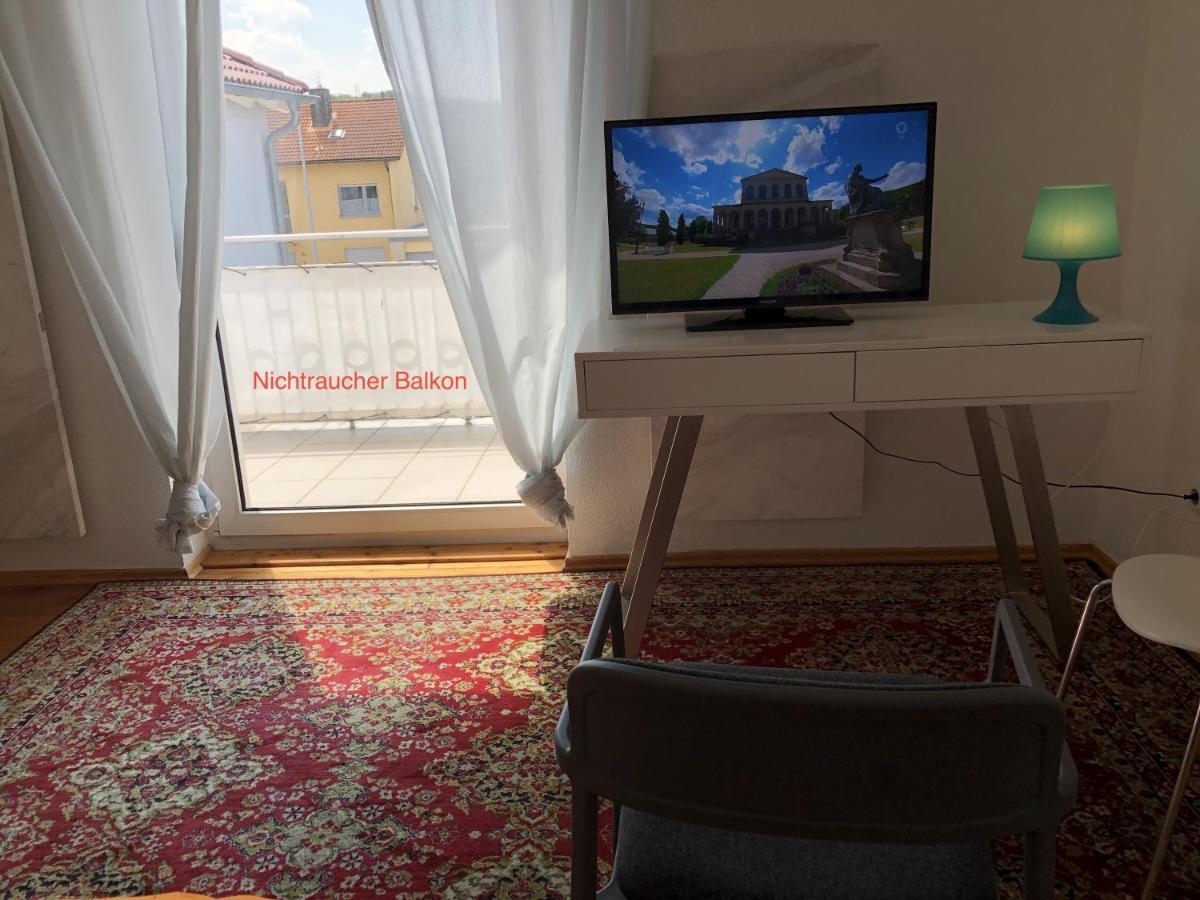 Altstadt Naehe 7 Min Fussweg Ueber Alte Maibruecke Zu Pension Mit Balkon & Garten, Ideal For Long Stay, Relocation Ochsenfurt Exteriör bild