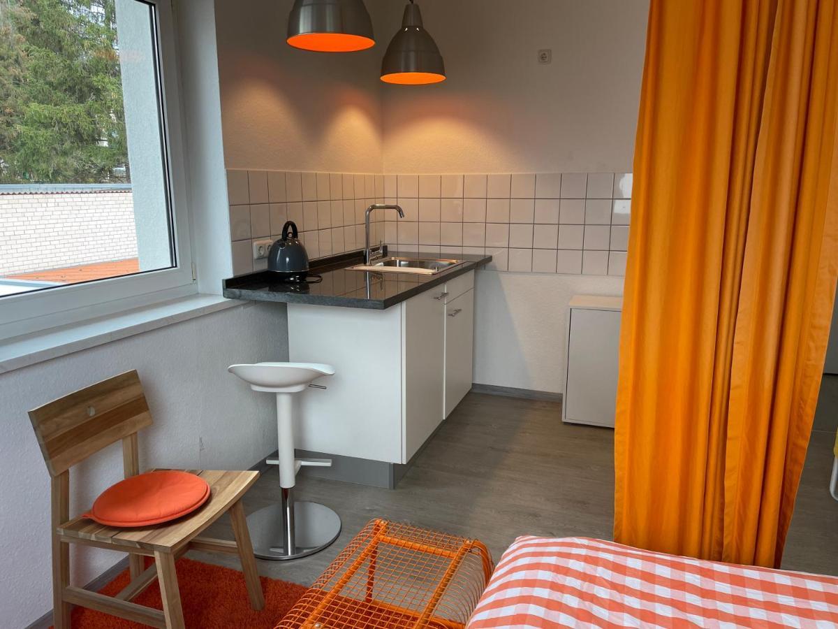 Altstadt Naehe 7 Min Fussweg Ueber Alte Maibruecke Zu Pension Mit Balkon & Garten, Ideal For Long Stay, Relocation Ochsenfurt Exteriör bild