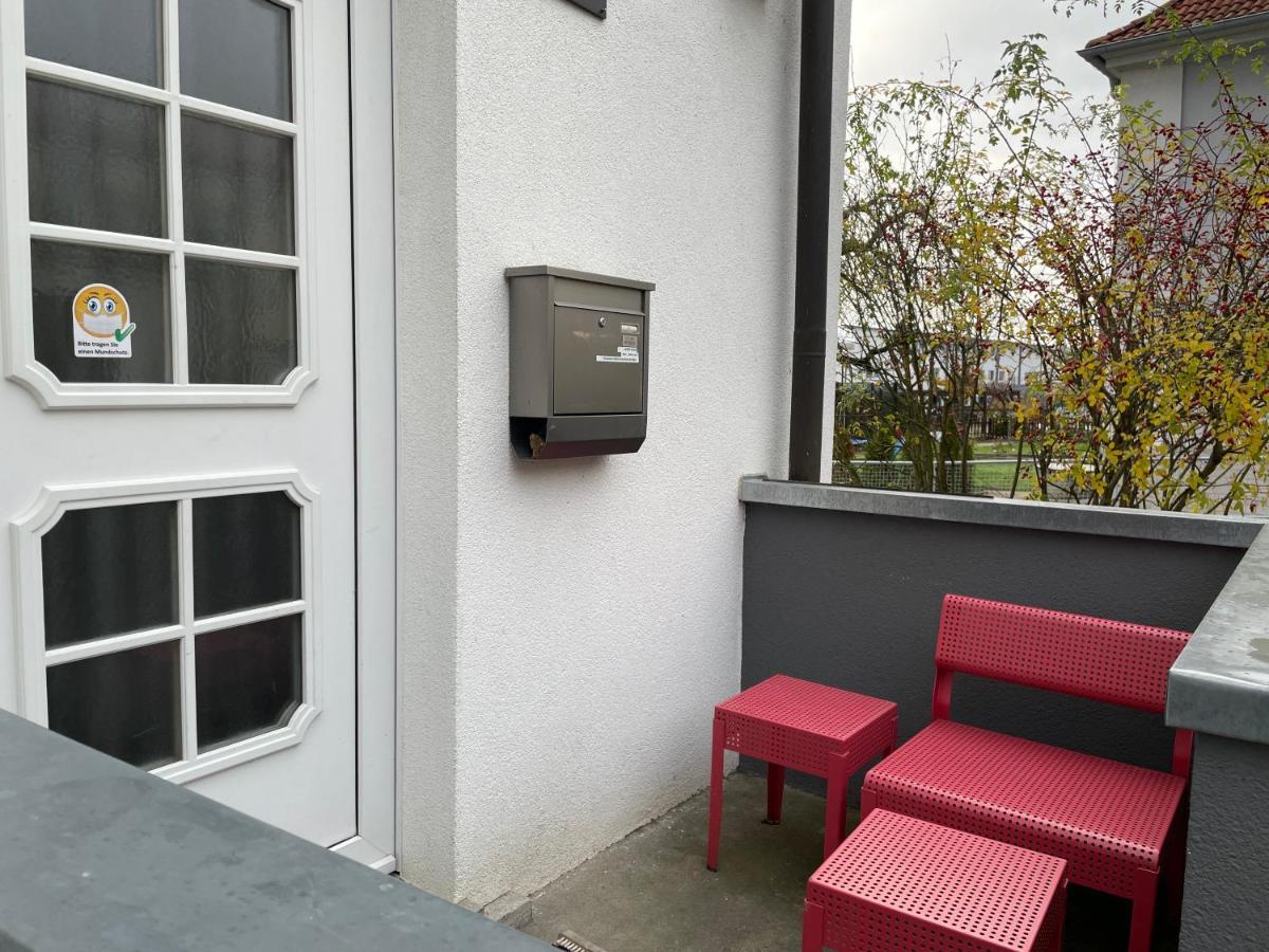 Altstadt Naehe 7 Min Fussweg Ueber Alte Maibruecke Zu Pension Mit Balkon & Garten, Ideal For Long Stay, Relocation Ochsenfurt Exteriör bild