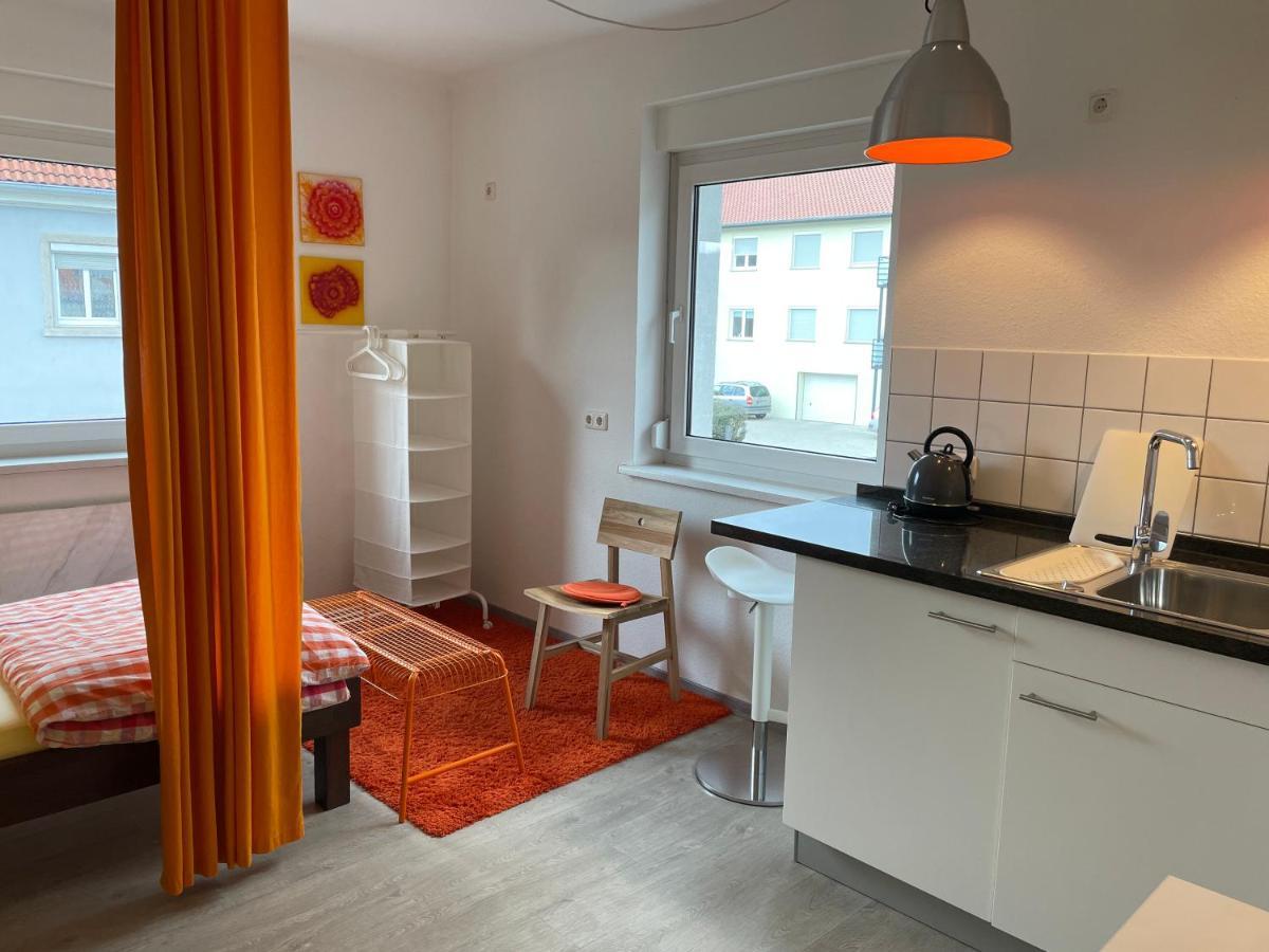 Altstadt Naehe 7 Min Fussweg Ueber Alte Maibruecke Zu Pension Mit Balkon & Garten, Ideal For Long Stay, Relocation Ochsenfurt Exteriör bild