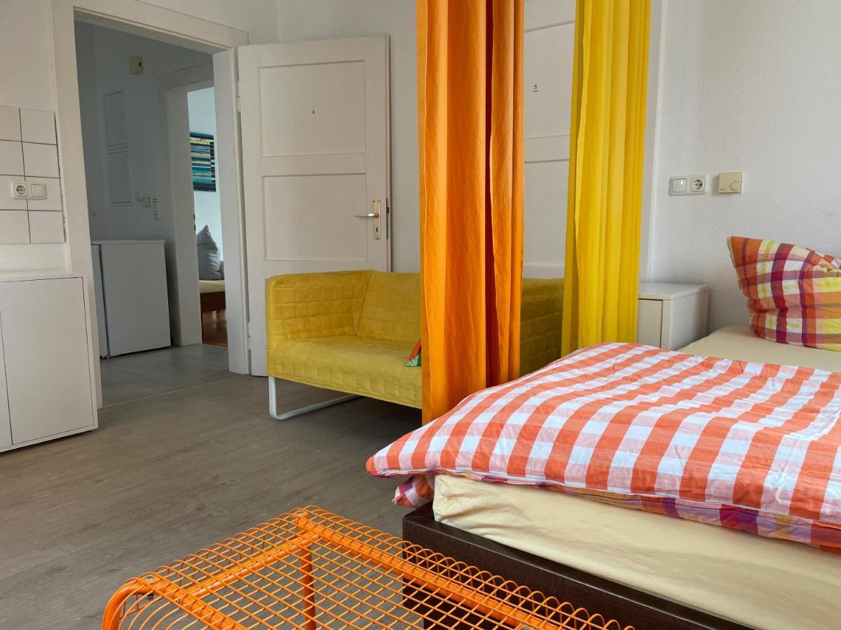 Altstadt Naehe 7 Min Fussweg Ueber Alte Maibruecke Zu Pension Mit Balkon & Garten, Ideal For Long Stay, Relocation Ochsenfurt Exteriör bild