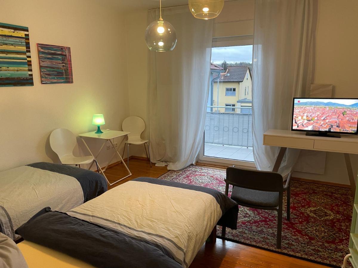 Altstadt Naehe 7 Min Fussweg Ueber Alte Maibruecke Zu Pension Mit Balkon & Garten, Ideal For Long Stay, Relocation Ochsenfurt Exteriör bild