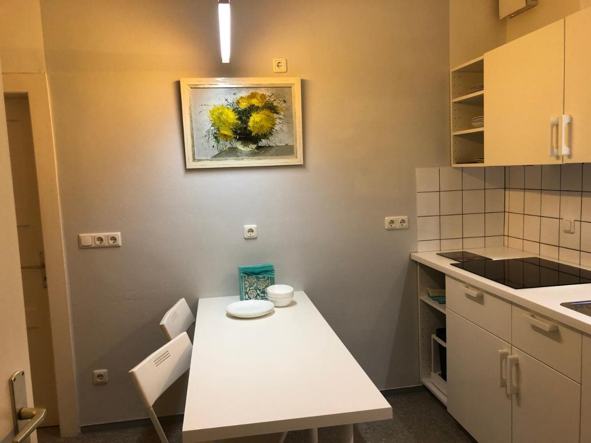Altstadt Naehe 7 Min Fussweg Ueber Alte Maibruecke Zu Pension Mit Balkon & Garten, Ideal For Long Stay, Relocation Ochsenfurt Exteriör bild